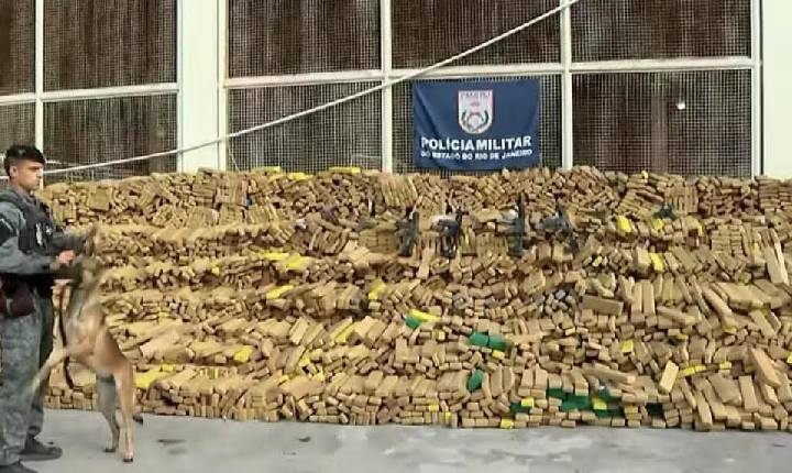 Ação da PMRJ resulta na apreensão de 50 toneladas de maconha no Complexo da Maré