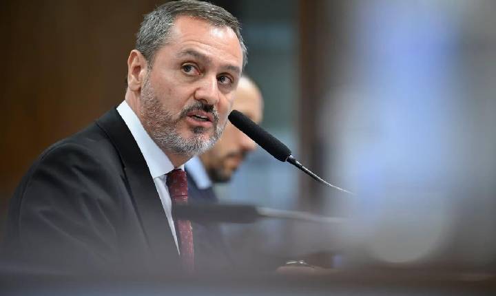 Ausência de diretor da PF em comissão leva deputados a convocarem ministro da Justiça