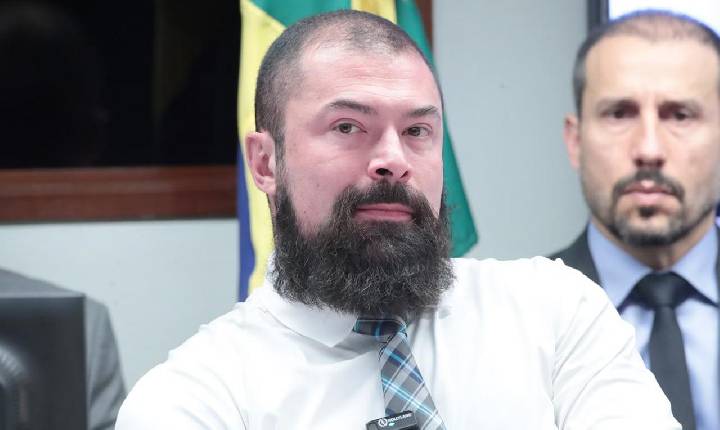 Bilynskyj quer diretor da PF explicando viagem a Londres por conta de Vorcaro