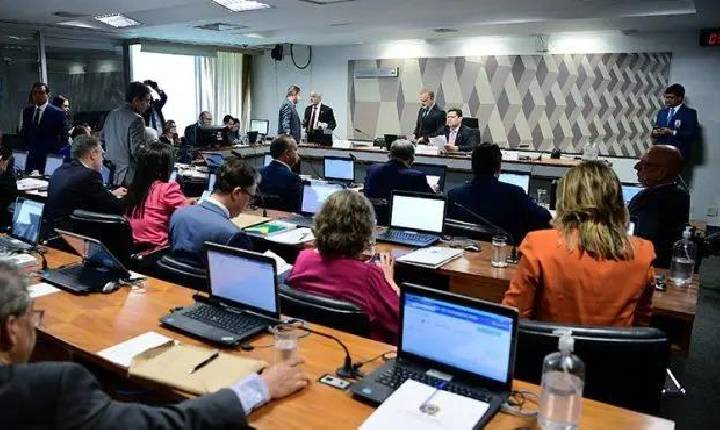 Cortes encolhem a máquinas pública e deixam agência sem verba de fiscalização