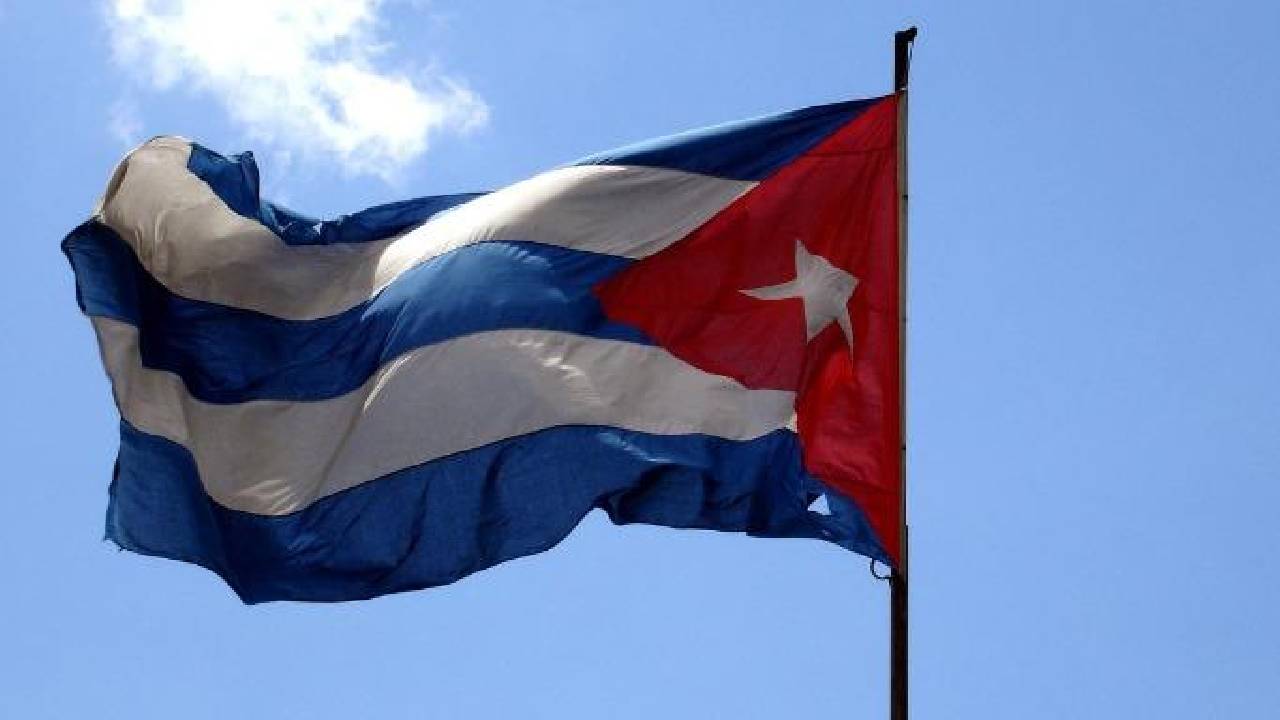 Cubanos lideram pedidos de refúgio e fogem em massa para o Brasil