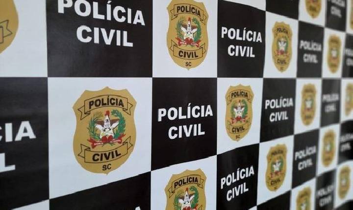 Denúncia anônima leva à prisão de foragido por tráfico de drogas em Blumenau