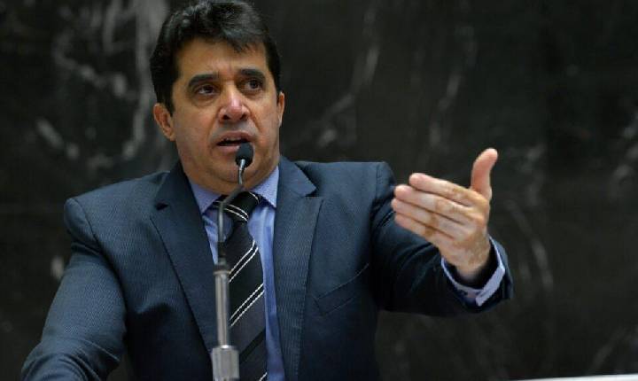 Deputado do PL assume crimes no 8/1 e Moraes suspende ação penal