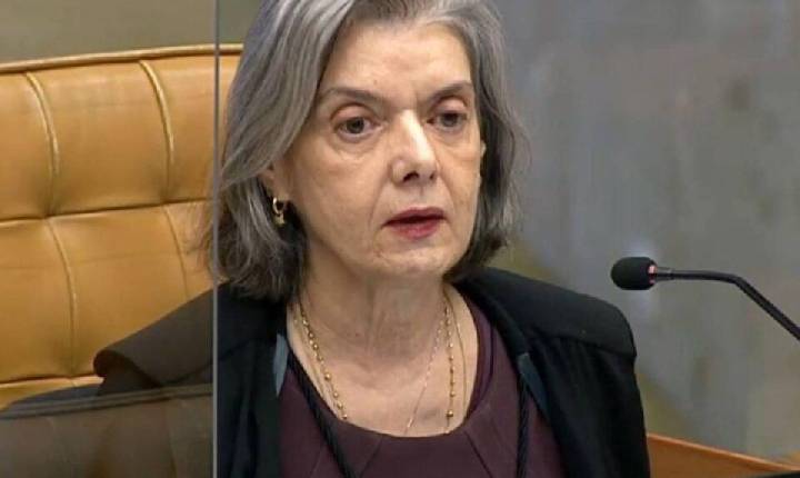 ‘Eu não faço nada errado’, afirma Cármen Lúcia