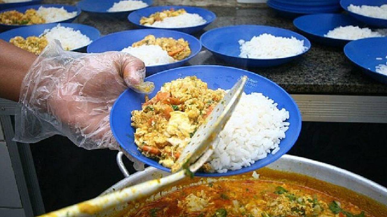 Governo acumula R$28 bilhões da merenda sem análise de contas