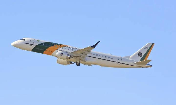 Governo Lula torra R$676 milhões com viagens