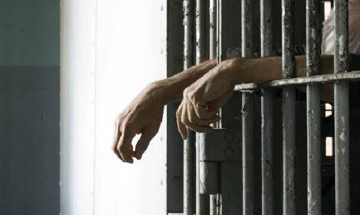 Homem é condenado a 18 anos e 4 meses de prisão por tentativa de feminicídio em Blumenau