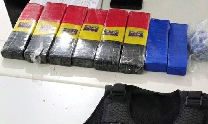 Homem tenta jogar mais de 7 kg de maconha pela sacada, mas acaba preso pela Polícia Civil em Tijucas