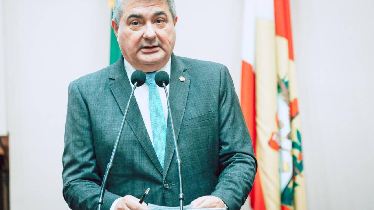 Indicação de Antídio Lunelli para criação de hospital veterinário estadual é aprovada na Alesc