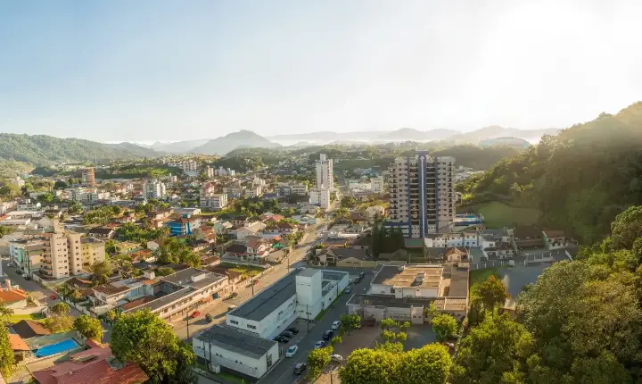 Jaraguá do Sul atualiza legislação e amplia critérios de enquadramento como baixo risco