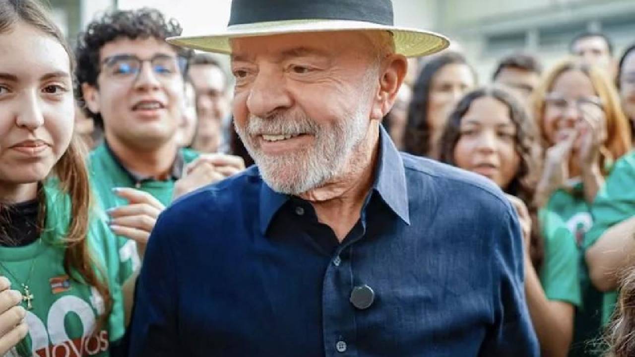 Lula admite a jovens: “O político honesto que vocês procuram não está dentro de mim”