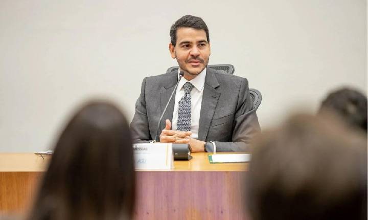 Lula envia indicação de Messias; nome será analisado pelo Senado