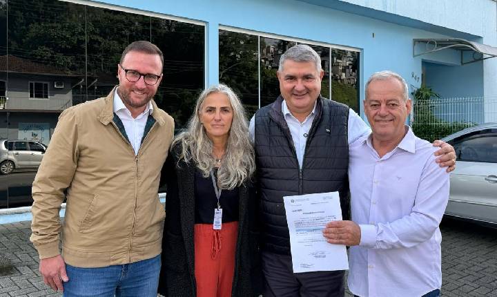 Lunelli entrega mais de R$ 2,5 milhões em emendas para Guaramirim