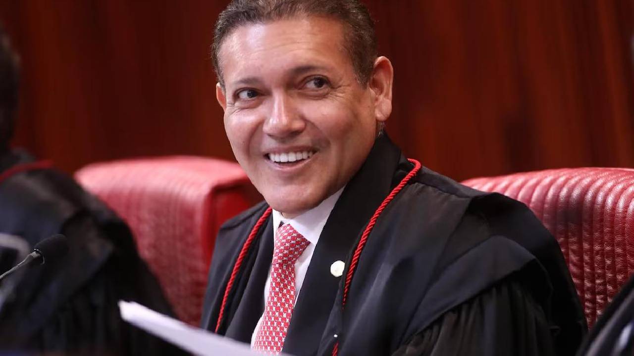 Marques faz andar revisão da sentença contra Bolsonaro