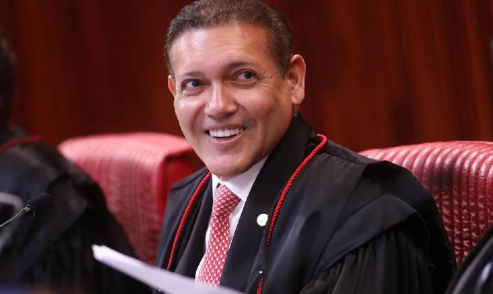 Marques faz andar revisão da sentença contra Bolsonaro