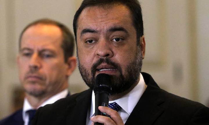 Moraes bloqueia R$52 bilhões em cerco da PF a Cláudio Castro e a dono da Refit