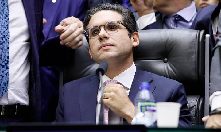 Motta e Lula chegam a ‘acordo dos desesperados por votos’ pelo fim da escala 6×1