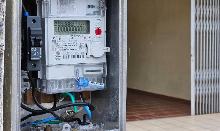MPSC apresenta denúncia contra dupla acusada de esquema de desvio de medidores e energia elétrica em Imbituba