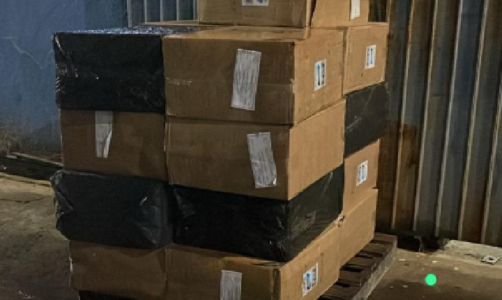 PF e PM/PR apreendem 10 mil maços de cigarros contrabandeados