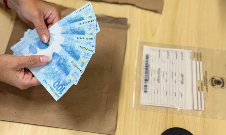 PF realiza prisão por crime de moeda falsa em Florianópolis/SC