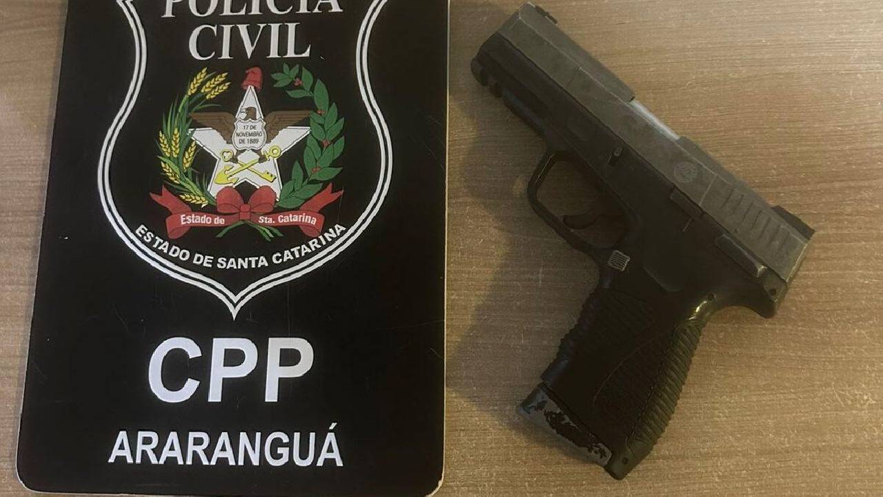 Polícia Civil cumpre mandado e apreende réplica de arma usada para violência doméstica