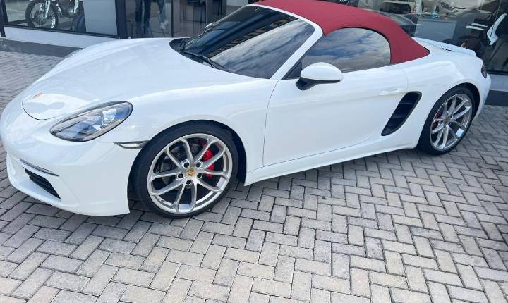 Polícia Civil cumpre mandado e recupera Porsche vinculado a investigação de organização criminosa