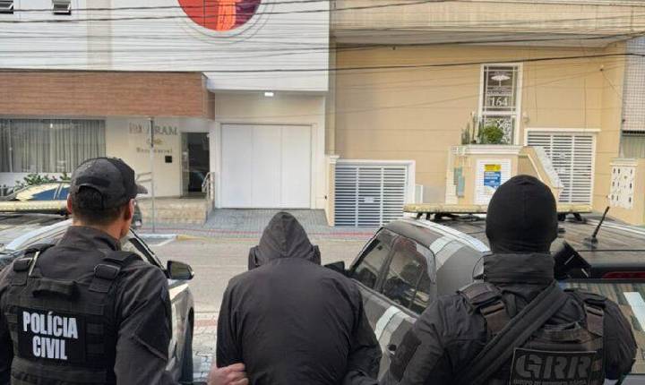 Polícia Civil identifica autores de roubo em Porto Belo e prende homem com drogas