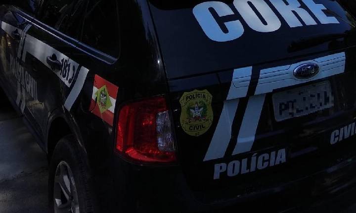 Polícia Civil prende foragido condenado por homicídio e organização criminosa em São José
