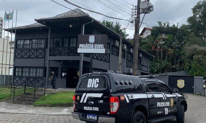 Polícia Civil prende homem por tráfico de drogas e apreende diversos entorpecentes em Blumenau