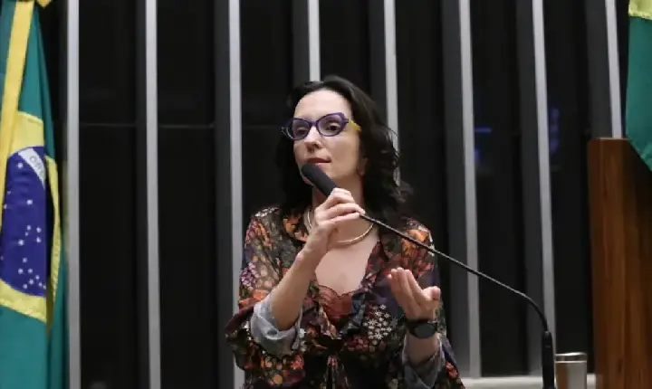 Proposta na Câmara abre caminho para “ideologia de gênero” virar lei no Brasil