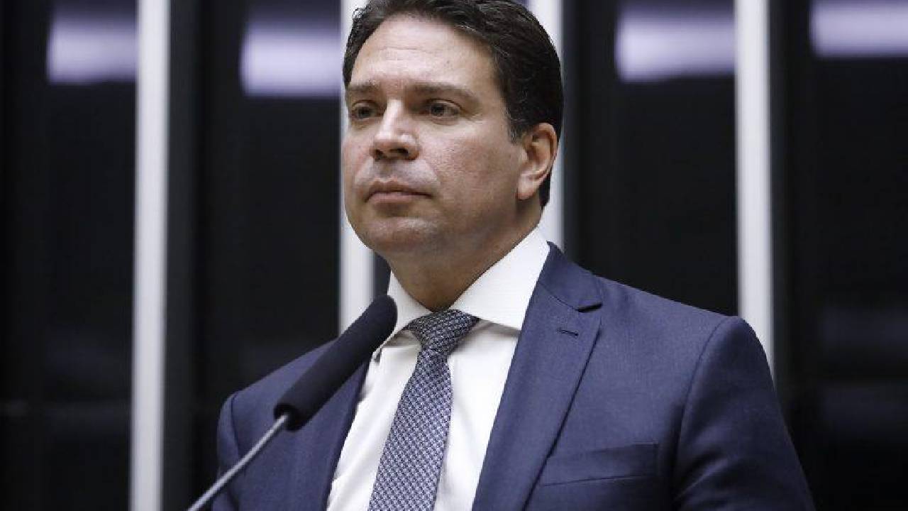 Senado convida PF a explicar armação contra Ramagem