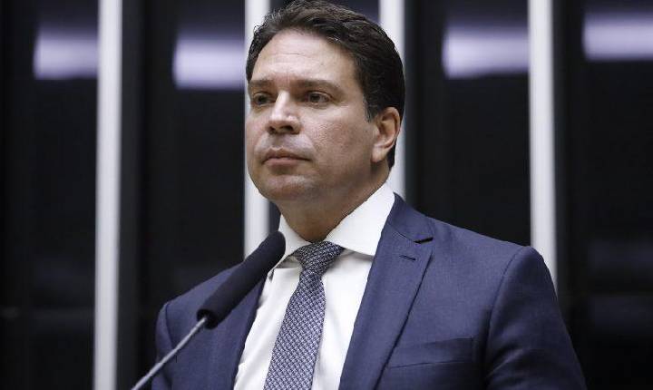 Senado convida PF a explicar armação contra Ramagem