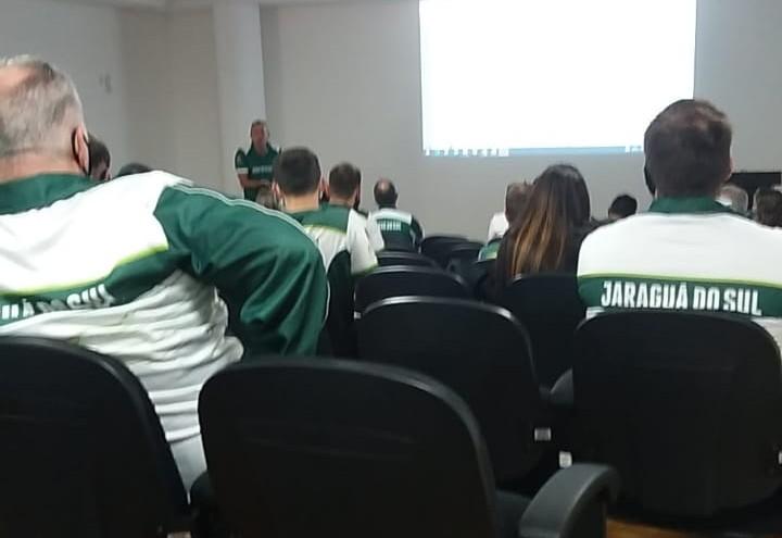 Dirigentes receberam explicações sobre reabertura do calendário de competições
