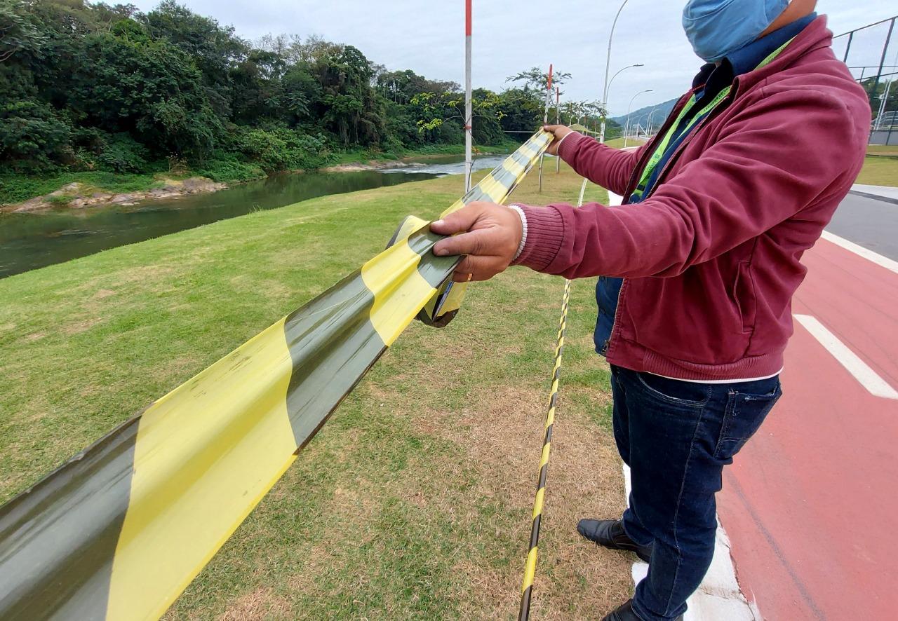 Para conter avanço da covid, áreas coletivas dos parques são interditadas