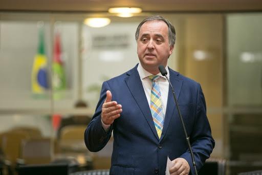 O CENÁRIO ELEITORAL DE 2022 EM SANTA CATARINA É TAL E QUAL UM TABULEIRO DE XADREZ