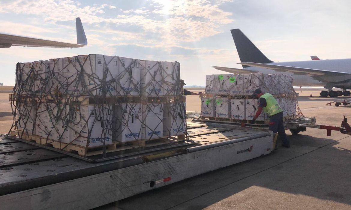 Covid-19: Brasil recebeu 1º lote de vacinas do 2º contrato com a Pfizer