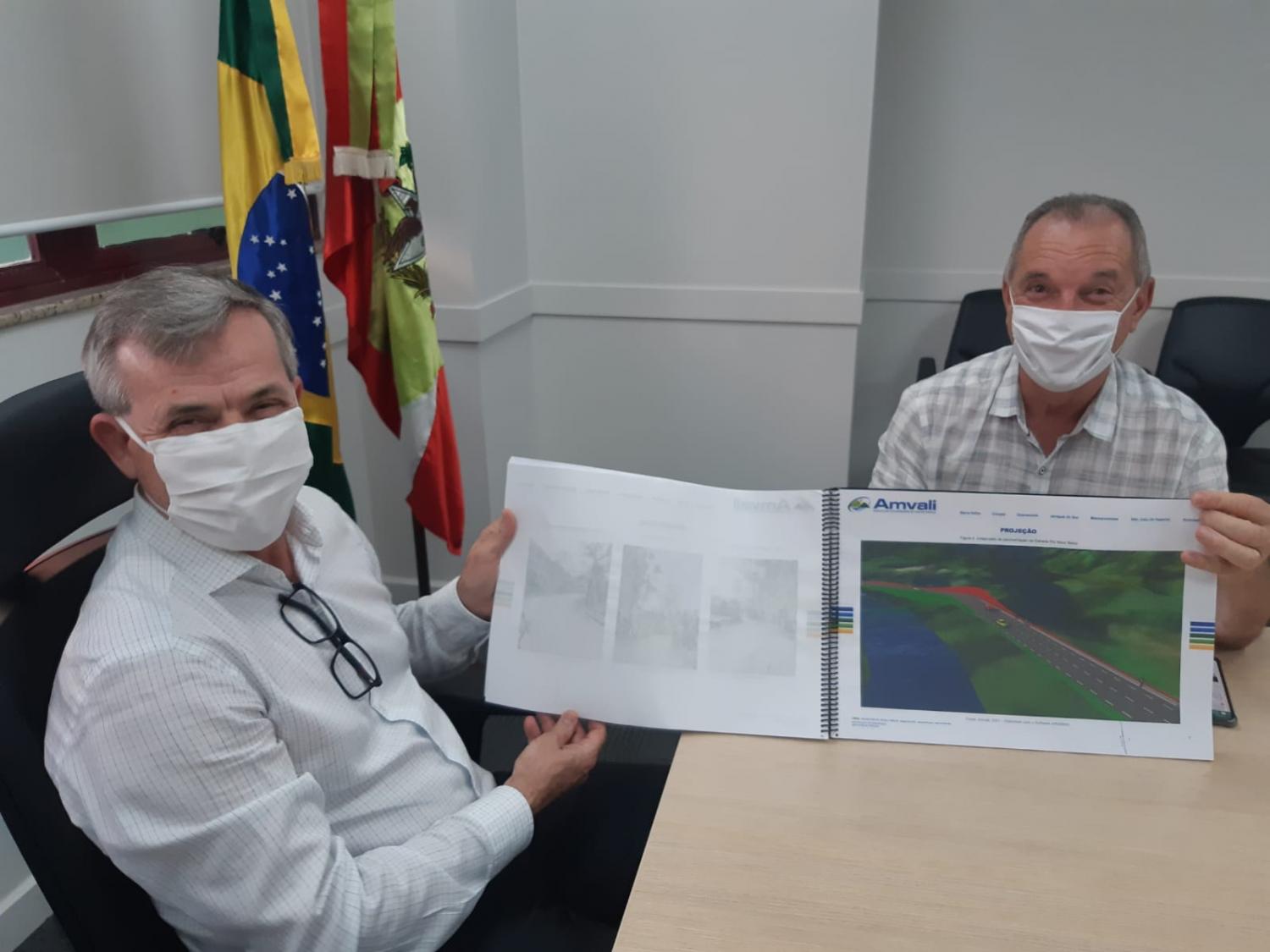 Prefeito de Corupá apresenta ao estado, o projeto de asfaltamento da 
