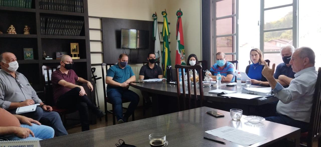 Prefeito de Corupá determina a antecipação da segunda parcela do 13º salário