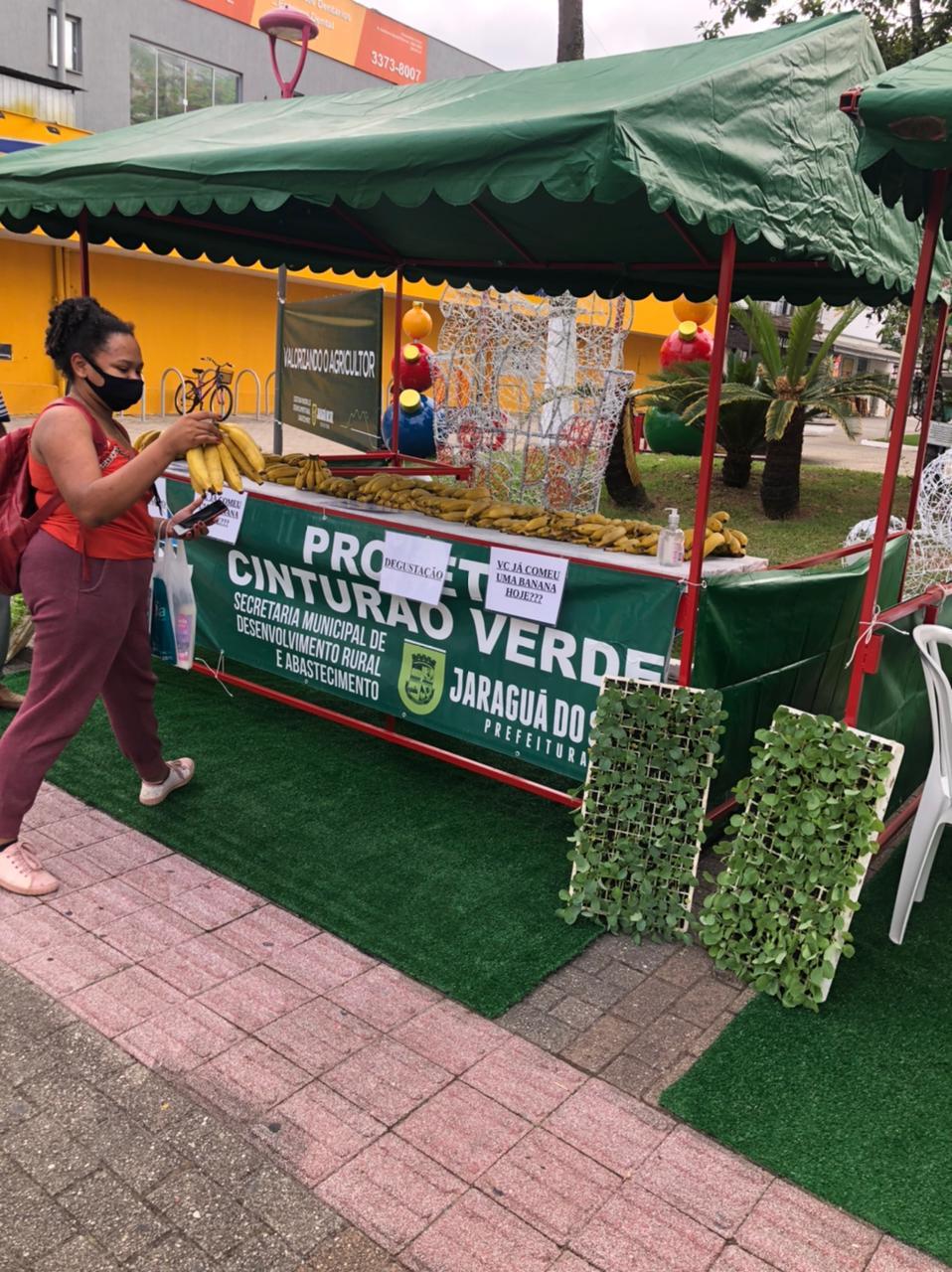 Agricultura na Praça divulga o trabalho dos produtores locais