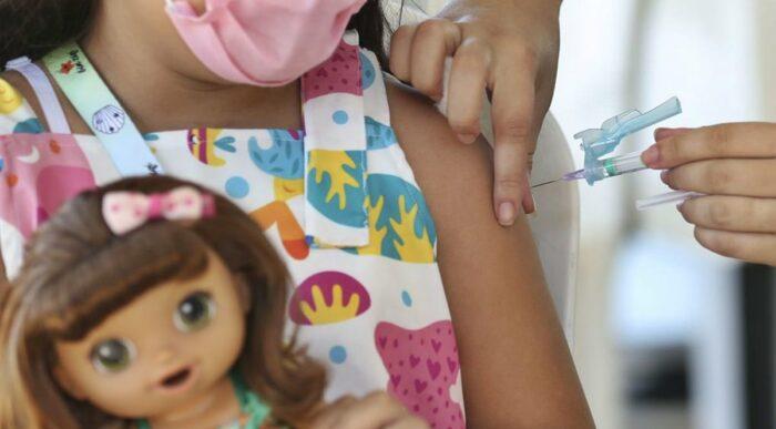 Crianças de 5 a 11 anos serão vacinadas no município