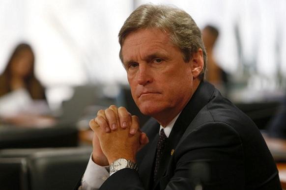 O SENADOR DÁRIO BERGER - RECHAÇADO PELOS DIRETÓRIOS EMEDEBISTAS - TRAMA NOS BASTIDORES COM A EXPERTISE DE PINHO MOREIRA