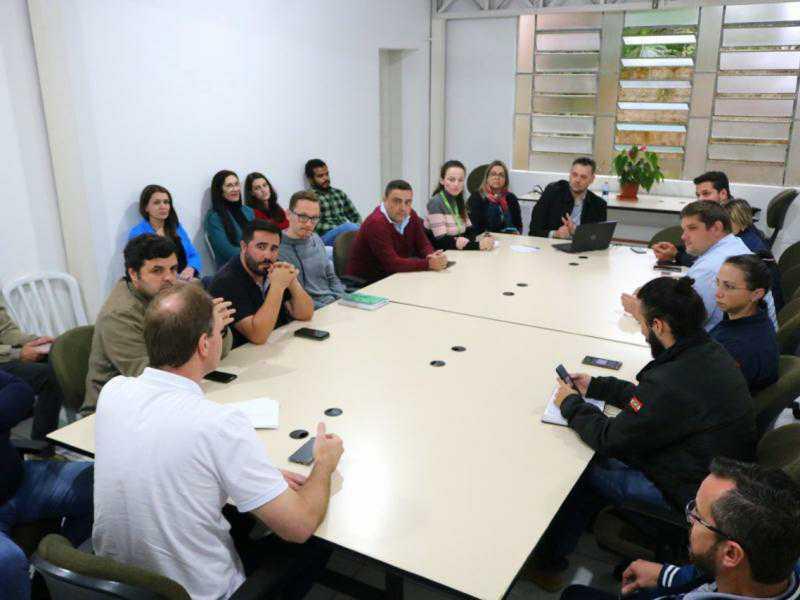 Prefeitura apresenta sistema Engegov para as empreiteiras de infraestrutura