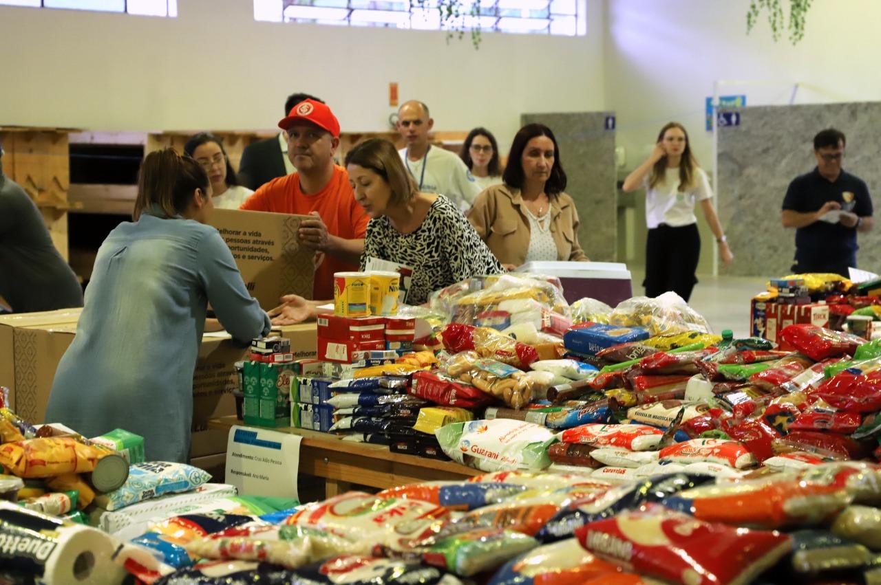 Prefeitura de Jaraguá do Sul recebe alimentos doados pela Acijs