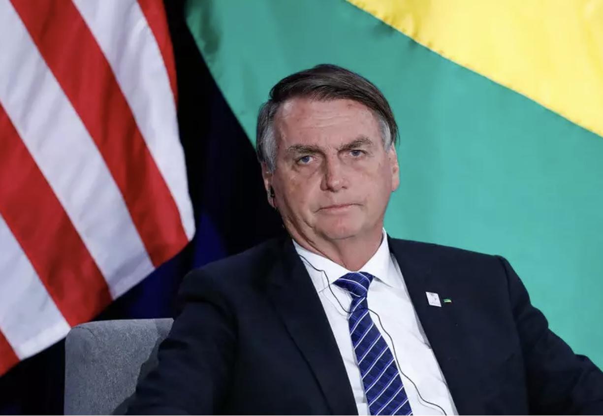 Ex-presidente Jair Bolsonaro pede visto de turismo nos Estados Unidos
