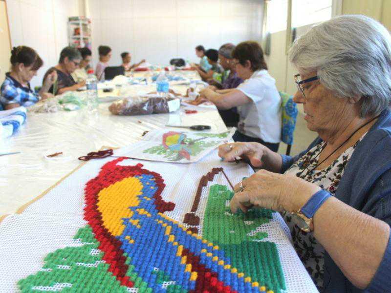 Matrículas para cursos do Centro de Convivência abrem segunda-feira