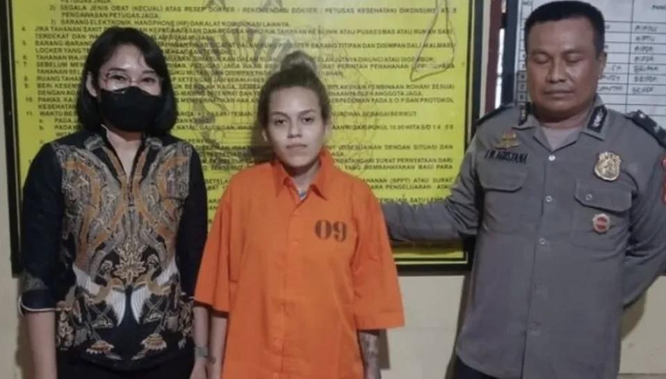 Brasileira presa com cocaína na Indonésia cita facção de Santa Catarina