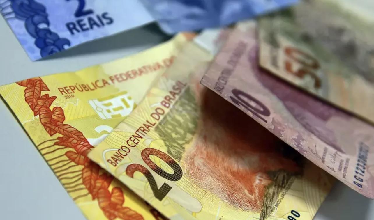 Fuga líquida bate recorde e poupança tem retirada de R$ 33,63 bilhões