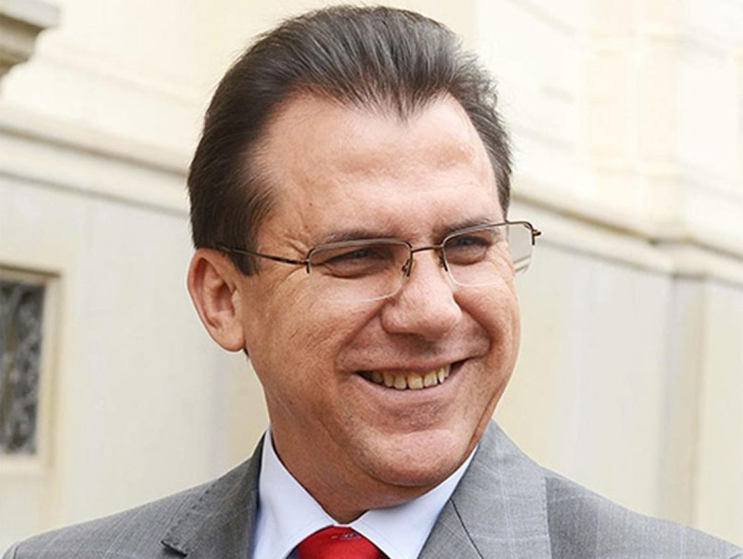 IMAGINEM OS CORREIOS OPERANDO UBER E IFOOD