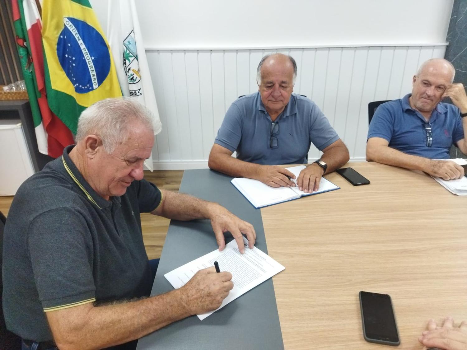 Prefeito de Corupá se licencia para realizar bateria de exames