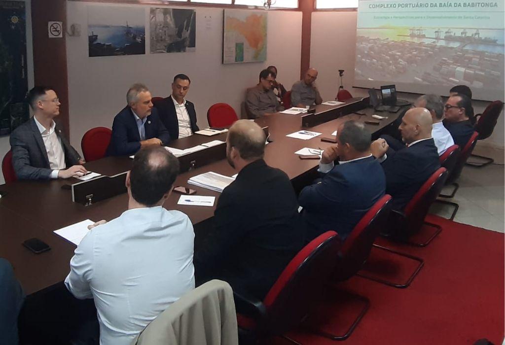 Grupo de trabalho busca recursos para aumentar a profundidade do canal de acesso ao Porto de São Francisco do Sul